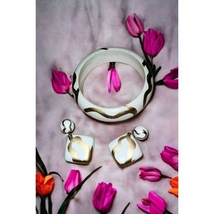 Raffine vintage special collectible set/bracelet and earring set